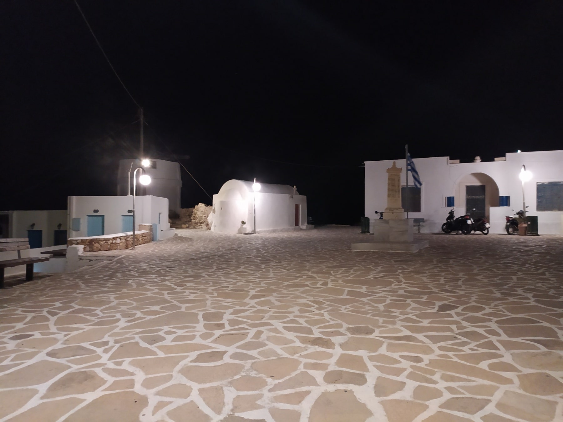 Χώρα Ανάφης_Πάνω πλατεία-Photo credits@ideostrovilos